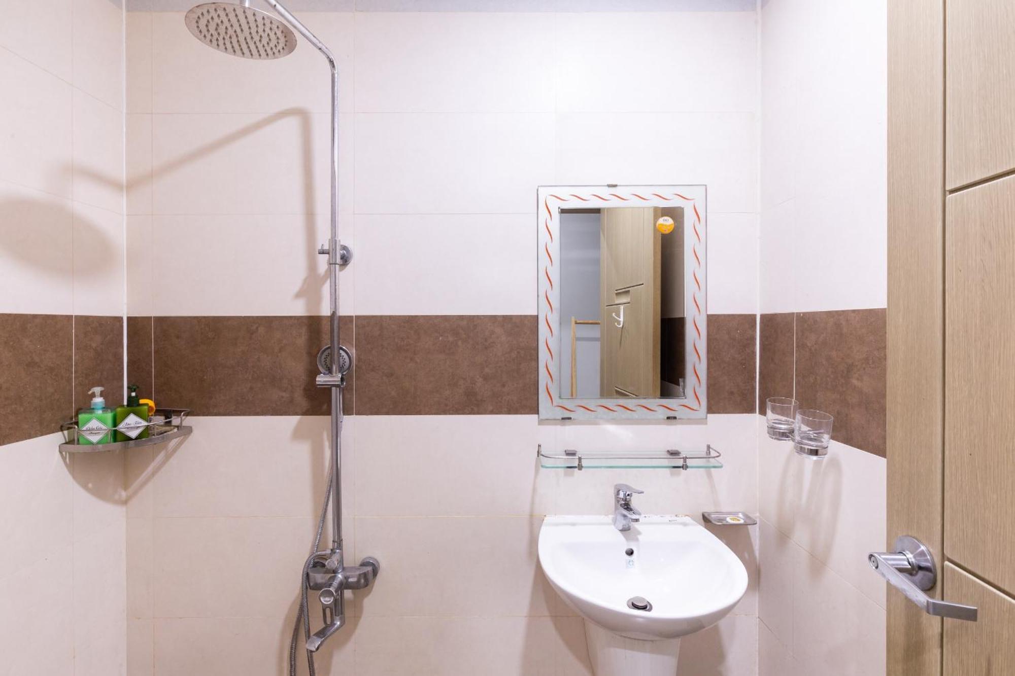 Nhà khách Sweet Homes With Netflix - 15mins To Bui Vien 3*